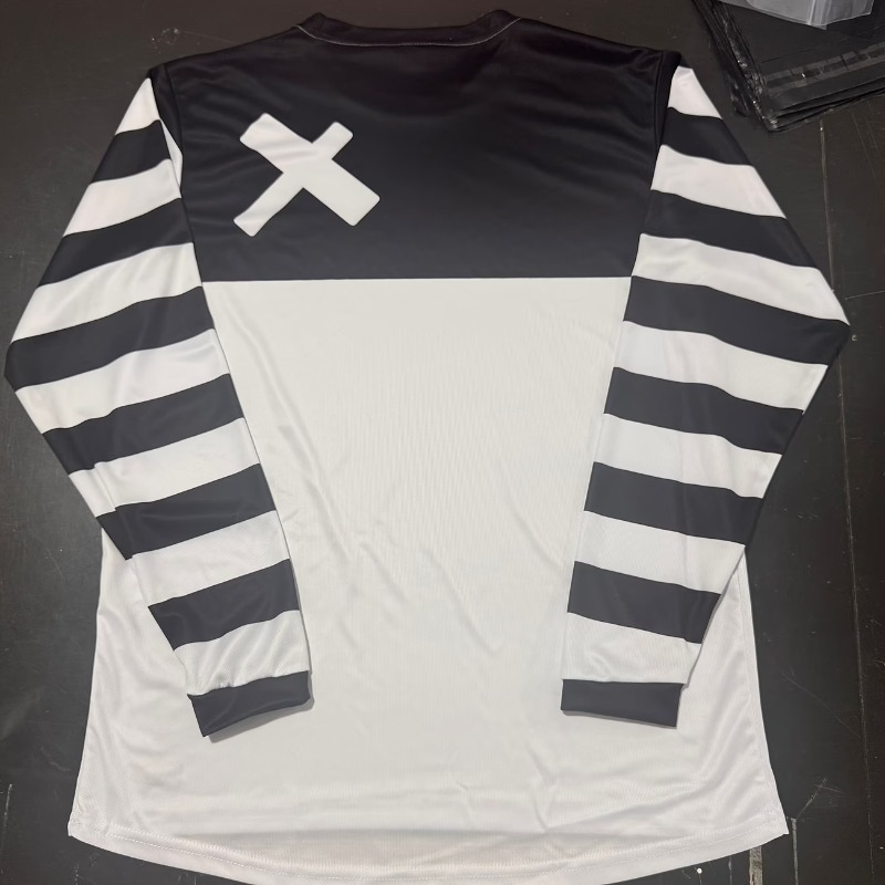 Letni biały kombinezon motocyk – Summer Clothing Motorcycle recenzja i cena